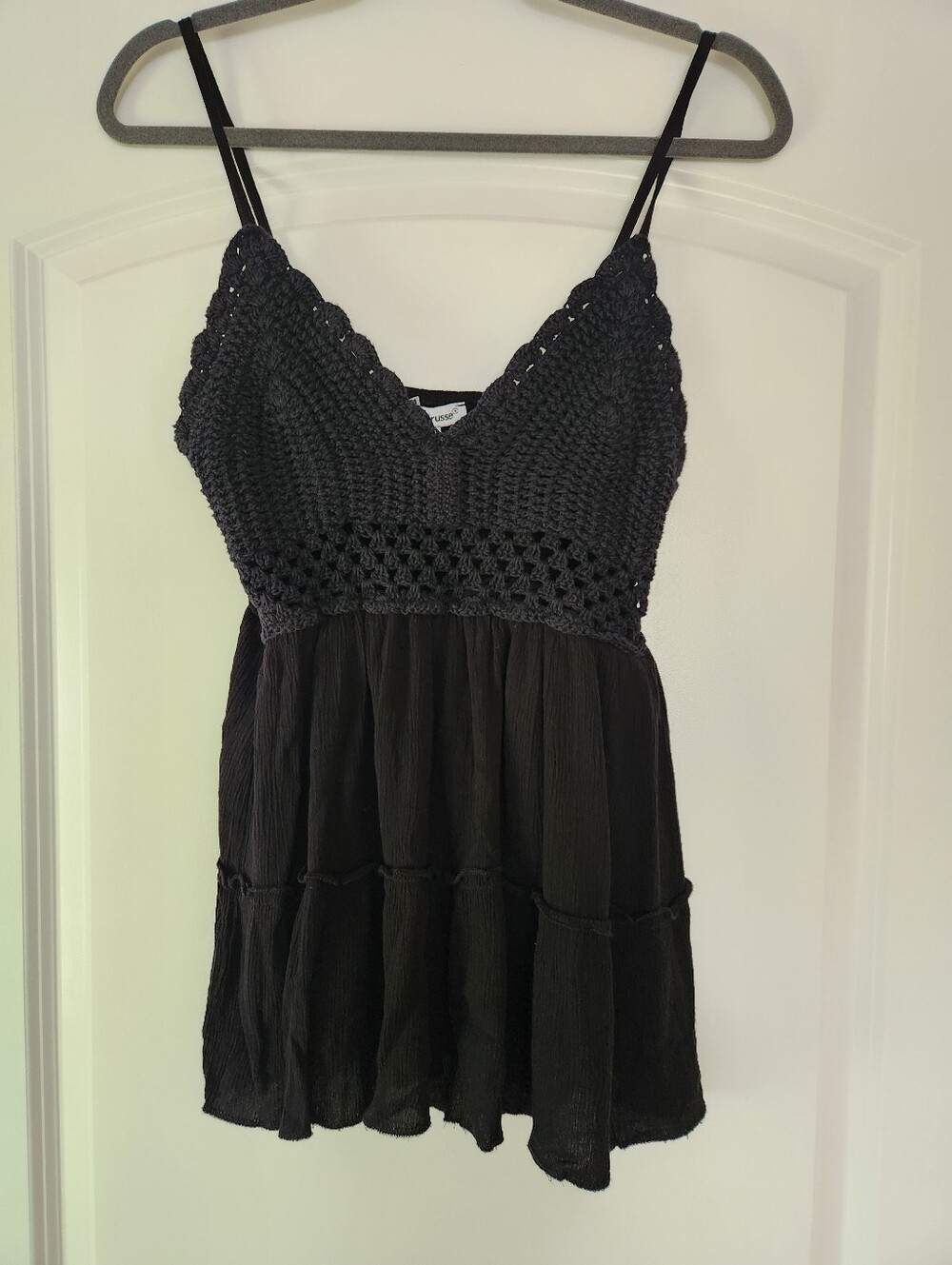 CHARLOTTE RUSSE Black Crochet Bodice Camisole Top Size M